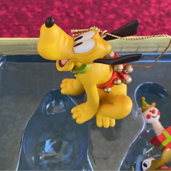 Vintage Disney Mickey and friends Ornament Book - Picture 7 of 13